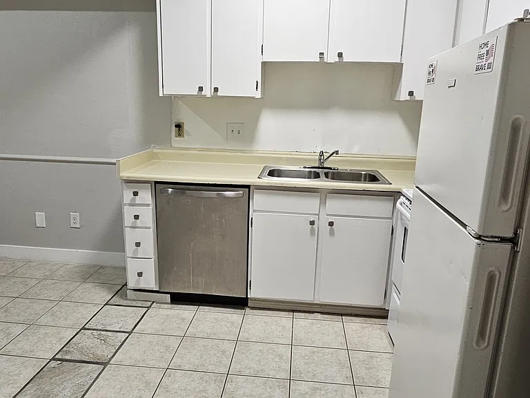 2100 Tanglewilde St #167 — Photo 23
