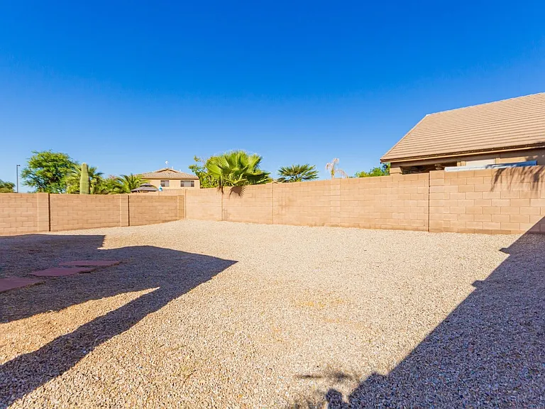 3556 E Hampton Ln — Photo 22