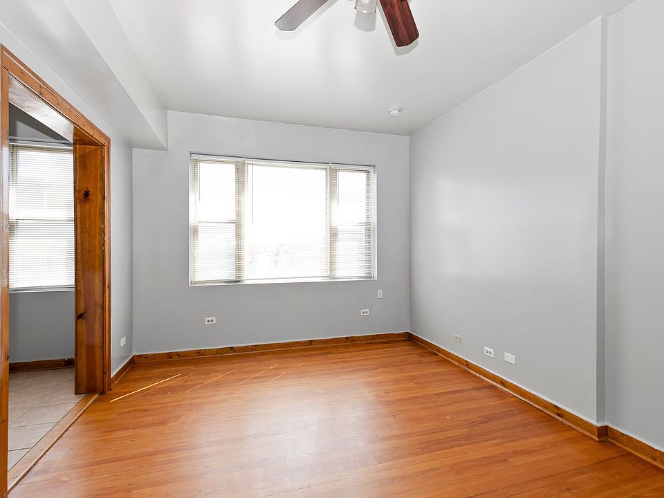 2nd image of 3014 W 63rd St #301