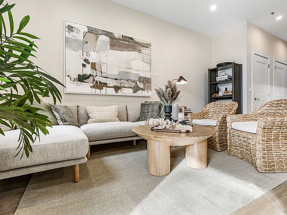 5th image of 435 W Madison St #505