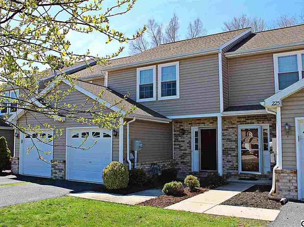 223 Autumn Woods Ct, Dillsburg, PA 17019