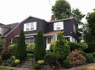 5611 Park Rd NE, Seattle, WA 98105