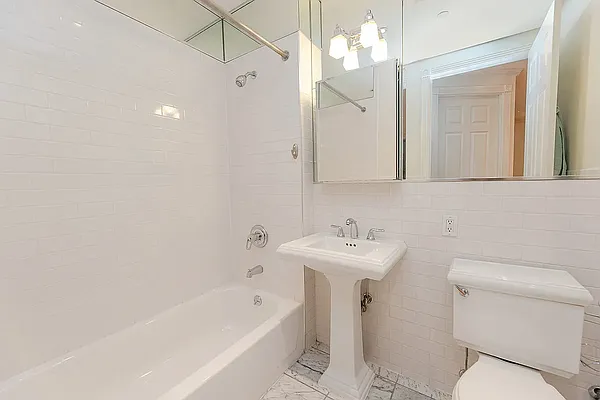 Rented by REAL New York | media 7