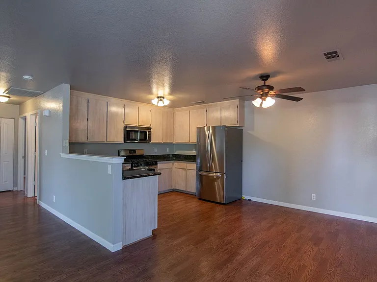 847 Cally Ct — Photo 4