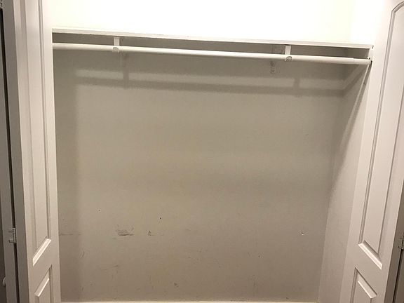 3rd image of 915 W Waveland Ave #1C