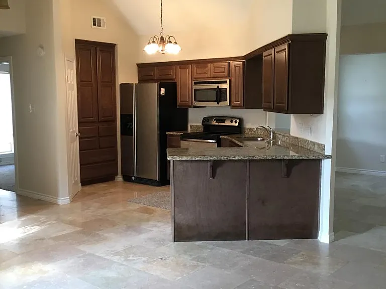 2906 Sand Reef Ct — Photo 2