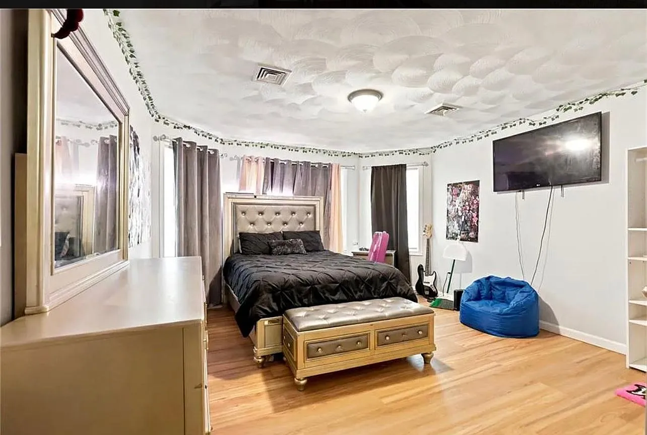 2 bed, 1371 sqft, $2,500 — Photo 4