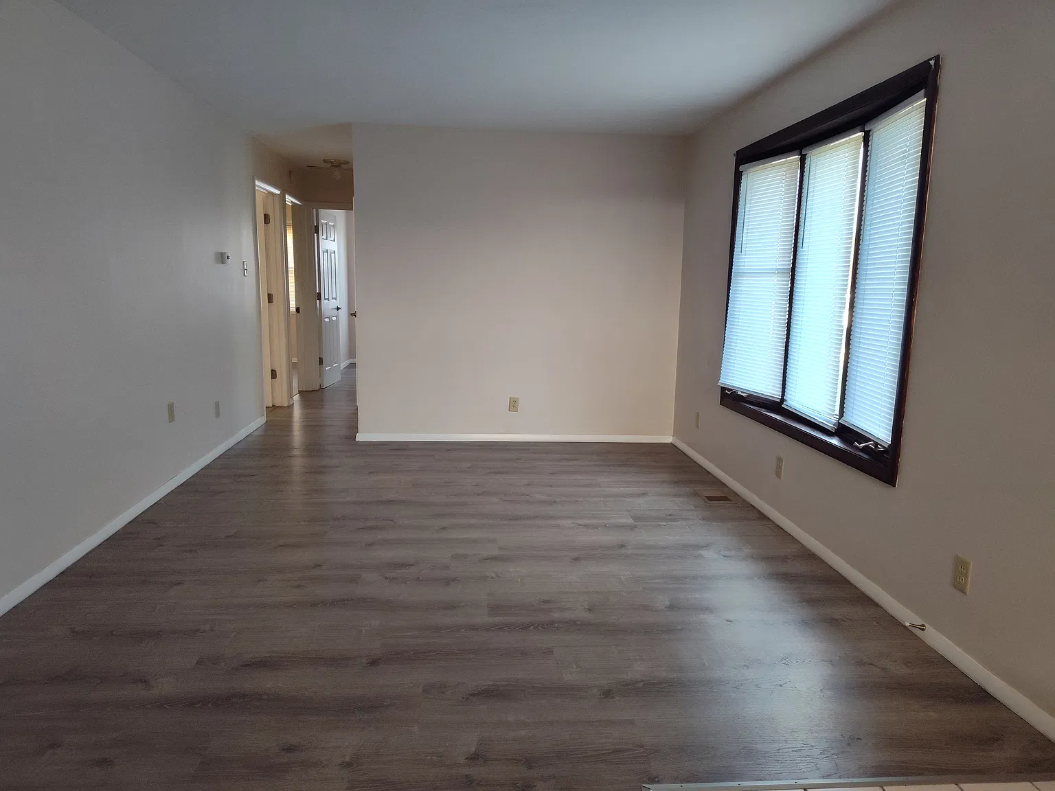 3 bed, 1.5 bath, 1550 sqft, $2,295 — Photo 3