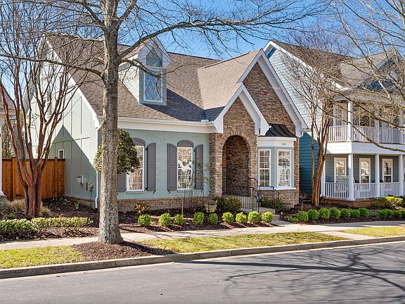 3rd image of 3020 Kingston Cir N
