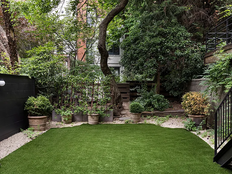 14 Saint Lukes Pl #1 — Photo 31