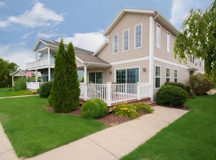 412 Island Pointe Dr, Saint Joseph, MI 49085