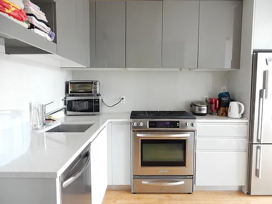 Rented by Starts New York Realty LLC | media 37