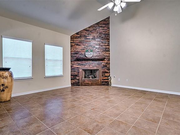 5th image of 1736 Park Oak Dr