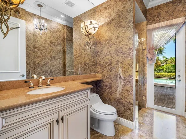 7953 Cranes Pointe Way, West Palm Beach, FL 33412