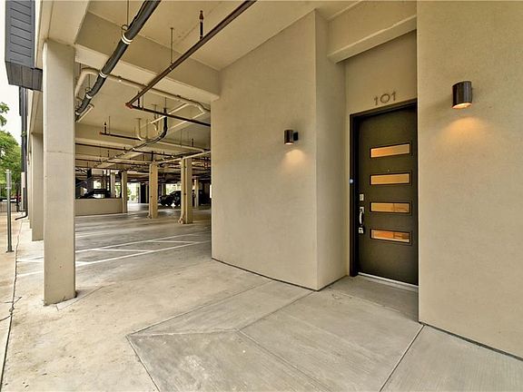 5th image of 1306 West Ave Unit 101