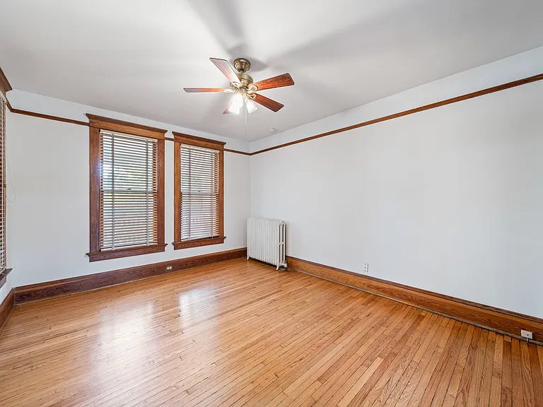 831 Hamlin St — Photo 6