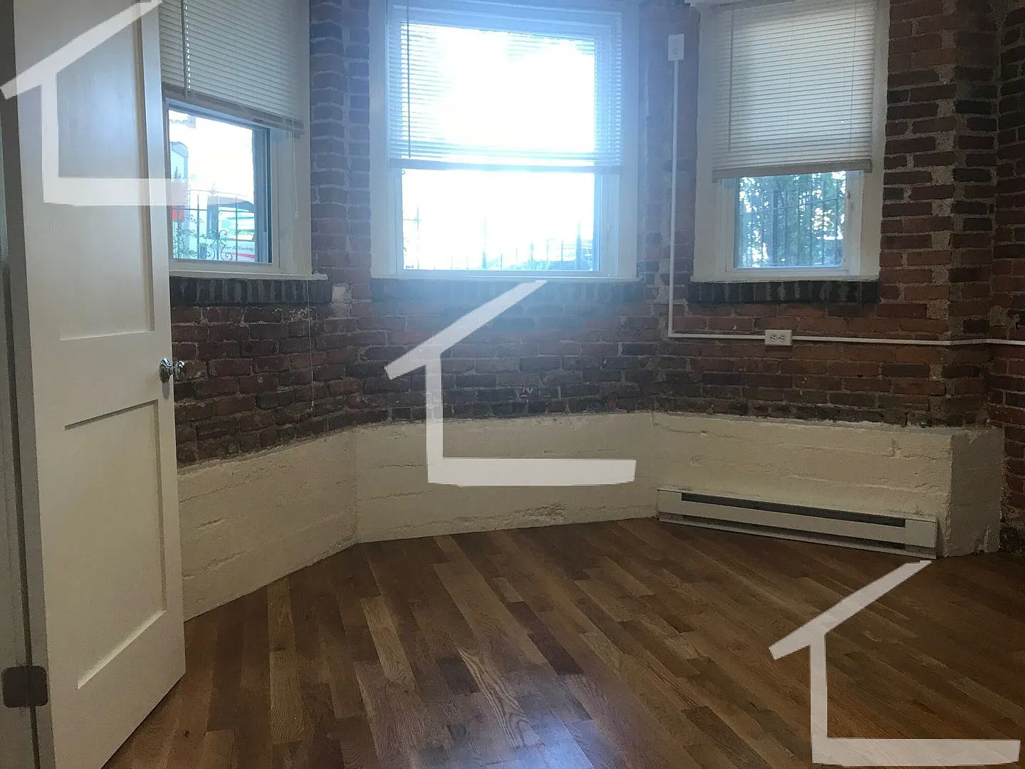 Great 4 Grads & Pros! Modern Apt Near B-Line, Near BU! Ht/HW Inc Cat Friendly — Photo 3