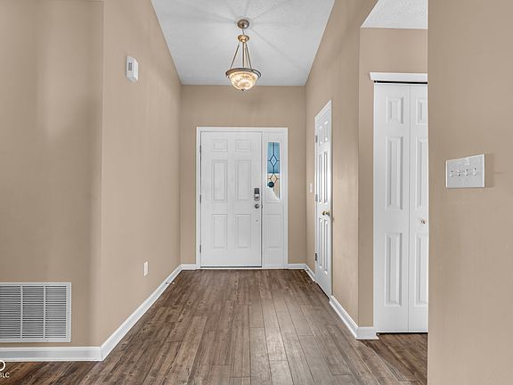 4th image of 868 Seabreeze Dr
