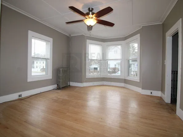 102 Charles St, Rochester, NH 03867