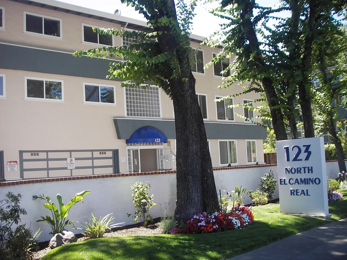 Building Photo - 123 N El Camino