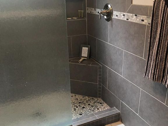 5th image of 430 Cumberland Ave #1