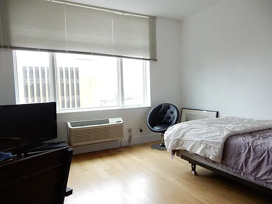 Rented by Starts New York Realty LLC | media 27