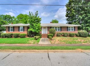 510 E Gold St, Mc Cormick, SC 29835