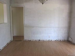 5th image of 41271 Acacia Ave
