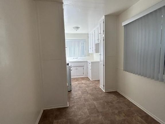 3rd image of 16833 Crenshaw Blvd