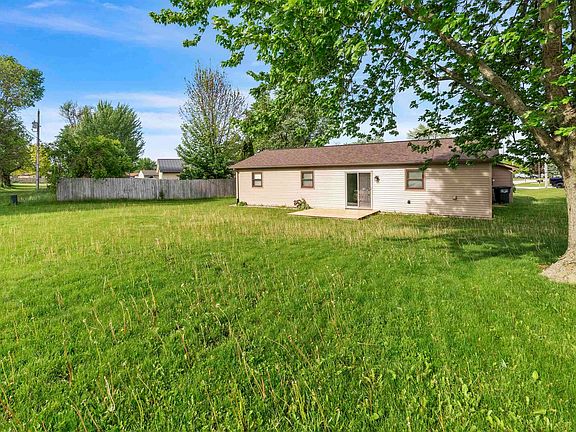 3rd image of 303 Alamosa Dr