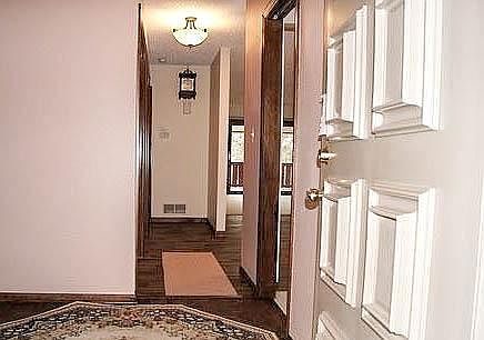 2nd image of 5821 Oakridge Dr