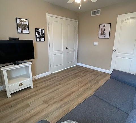 5th image of 1801 E Carla Vista Dr