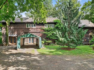 86 State Route 32 S, New Paltz, NY 12561