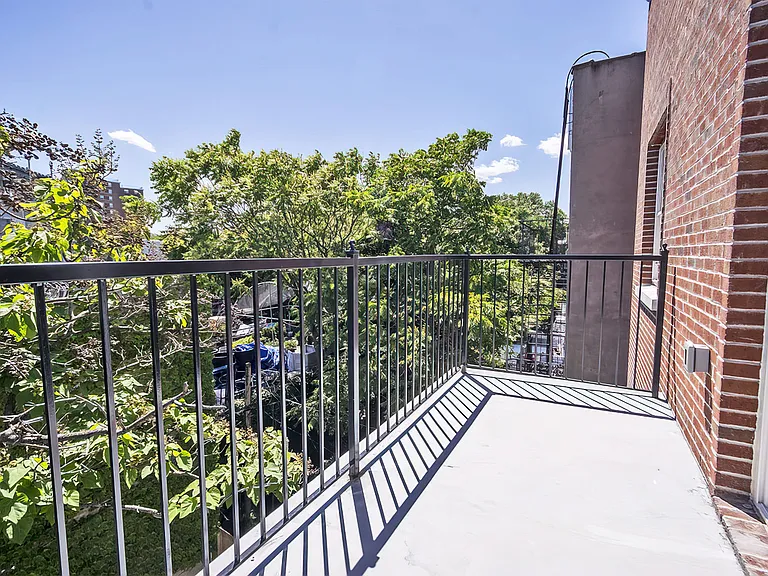 1568 Pacific St #4B — Photo 4