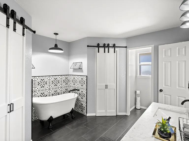 324 Woodcrest Dr — Photo 19