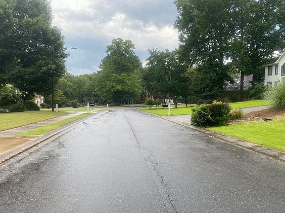 5th image of 1073 Polo Club Dr NW