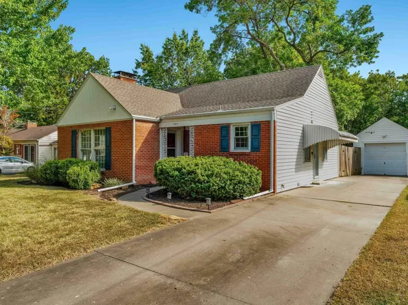 3417 SW 20th St, Topeka, KS 66604
