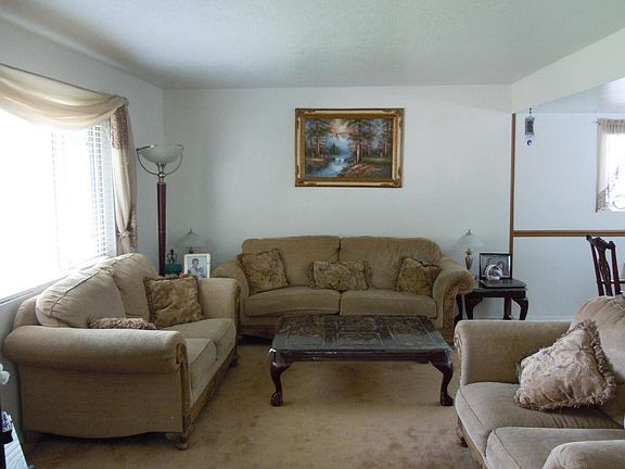2nd image of 12917 Skyview Ave NE