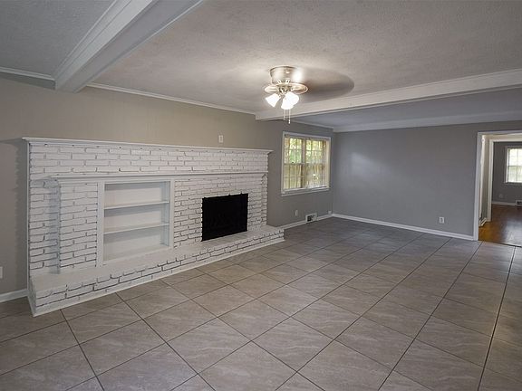 4th image of 2977 Egan Dr