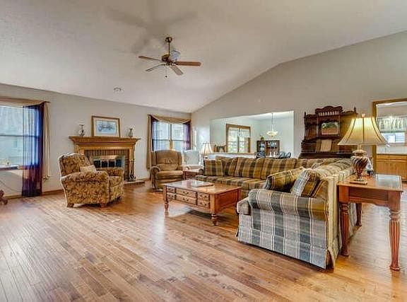 3rd image of 2879 Wynneleaf St