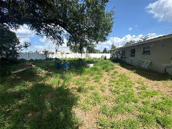 2nd image of 2152 SE CARLSTROM FIELD ROAD