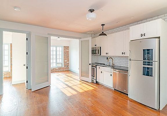 3rd image of 11 Brooklyn Ave #3E