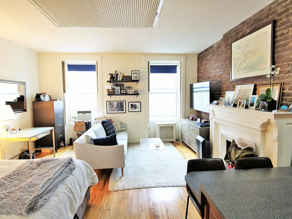 62 W 84th St #4F