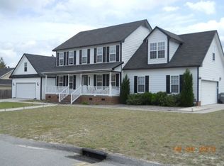 225 Fallingleaf Dr, Raeford, NC 28376