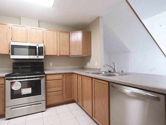 3rd image of 301 Harbour Town Dr APT 416