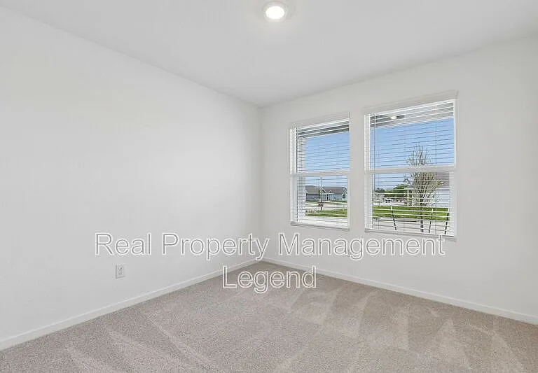 216 Asterwood Ln — Photo 6