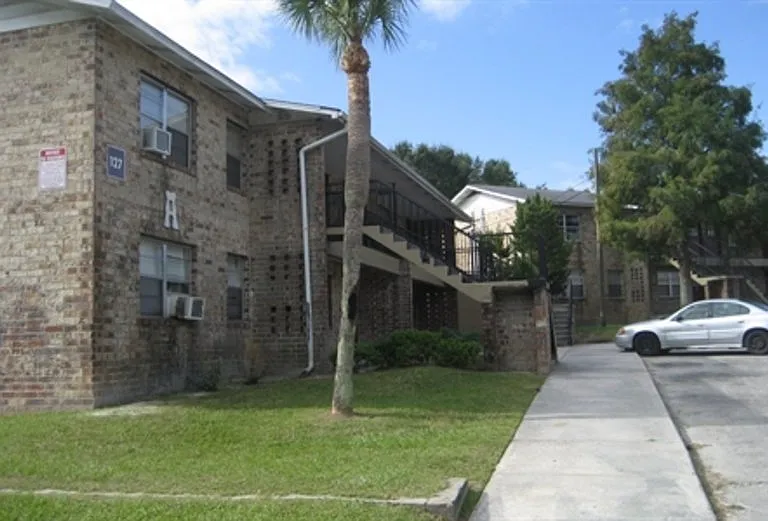 150 SW Bum Gardener Dr — Photo 4