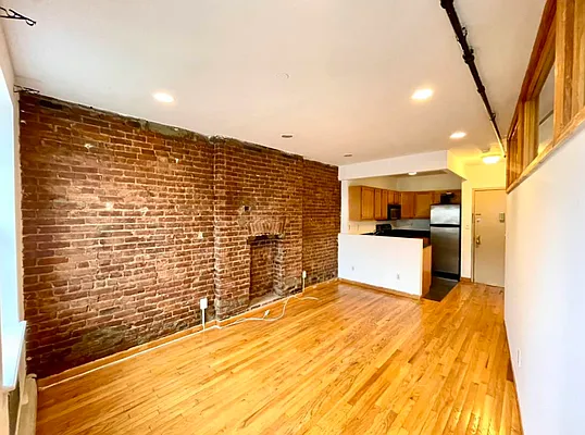 Rented by Metropolitan Property Group | media 22