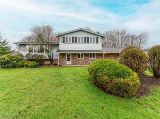 2984 Erich Dr, Willoughby Hills, OH 44092