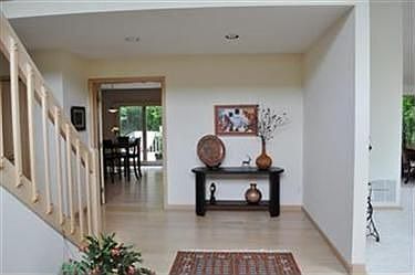 4th image of 245 Jackson Dr